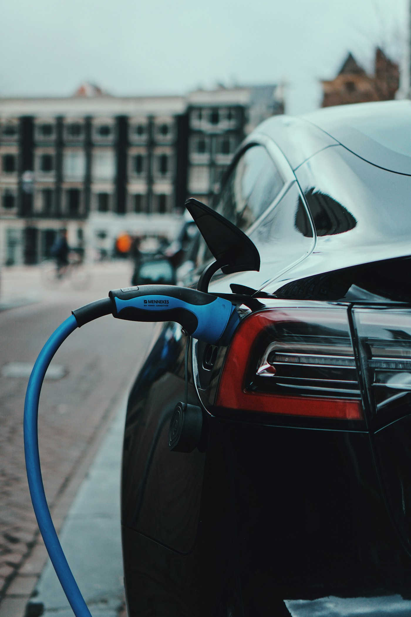 Zero Electricity Bill and a Car That Runs on Sunshine: Solar + EV at Home