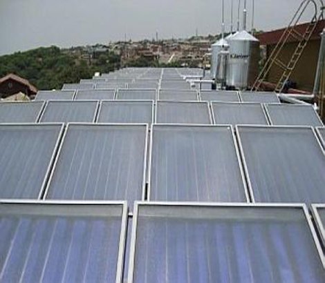 Centralised solar hot water installation on a hotel roof